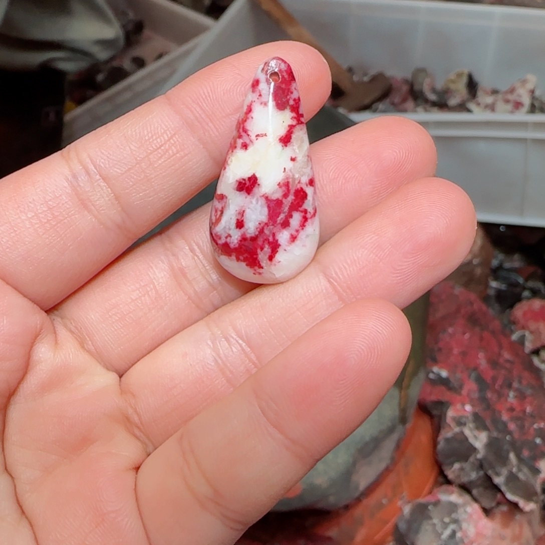 天然辰砂原石吊坠46