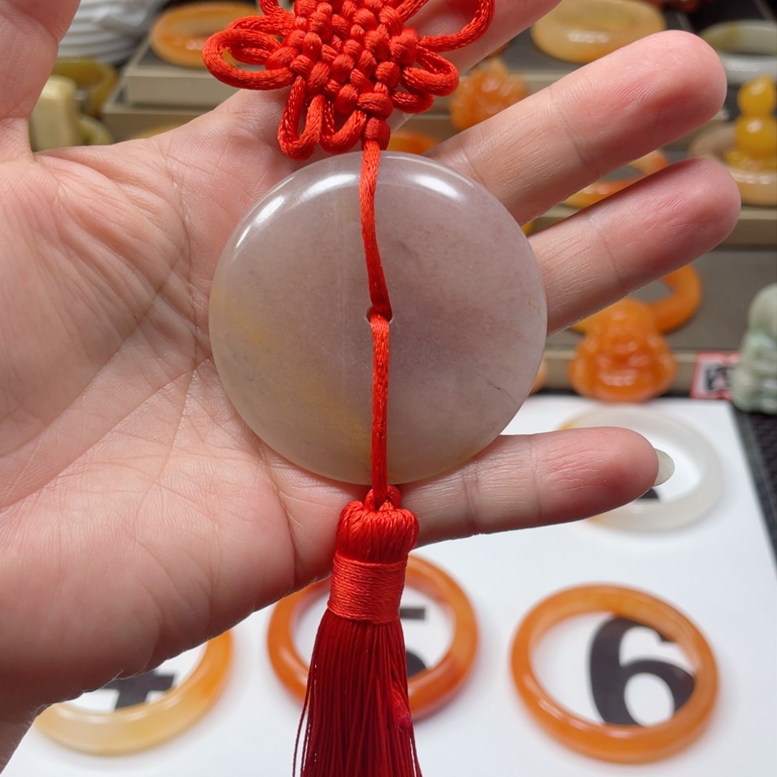 未镶嵌石英质玉（黄龙玉）手镯