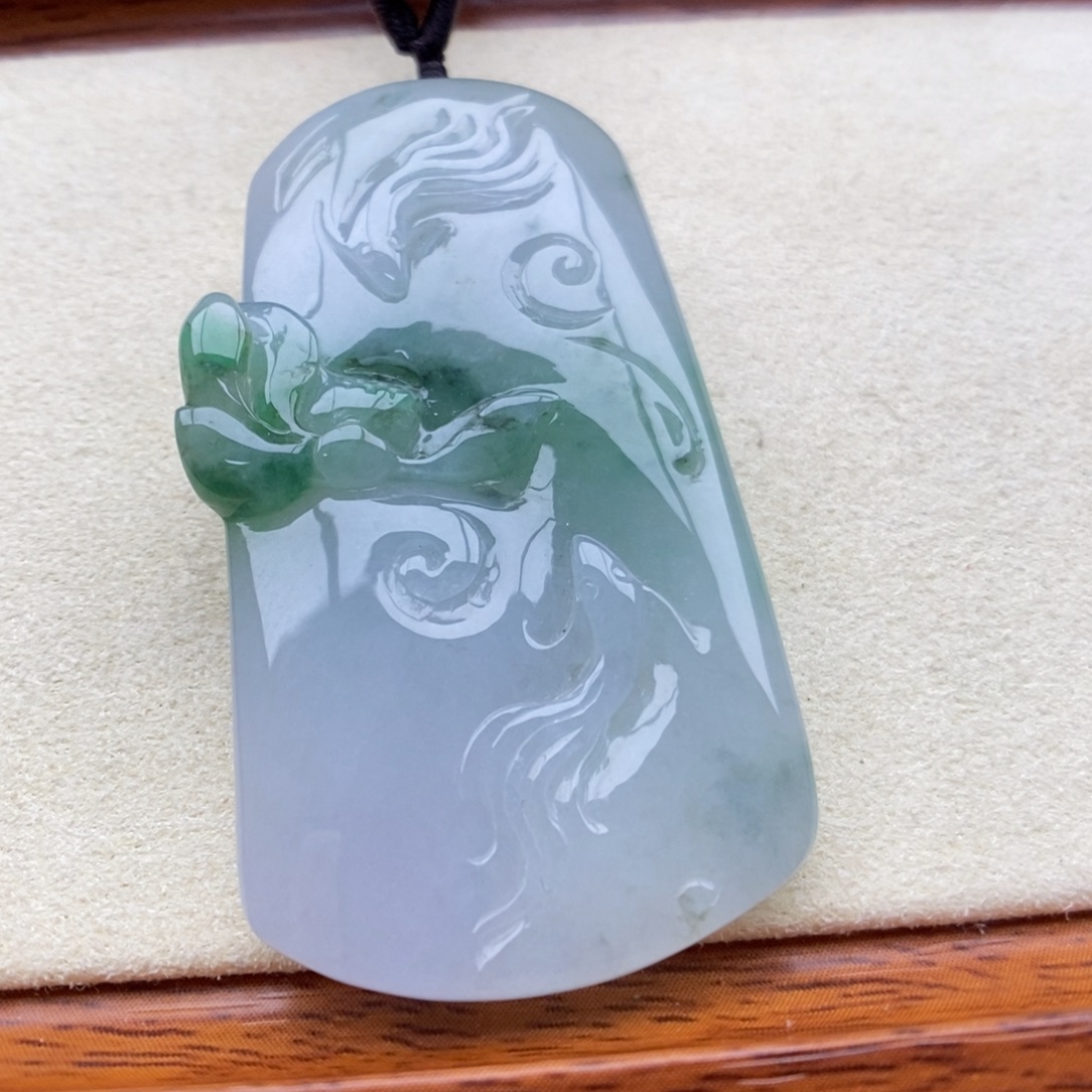 翡翠未镶嵌颈饰吊坠