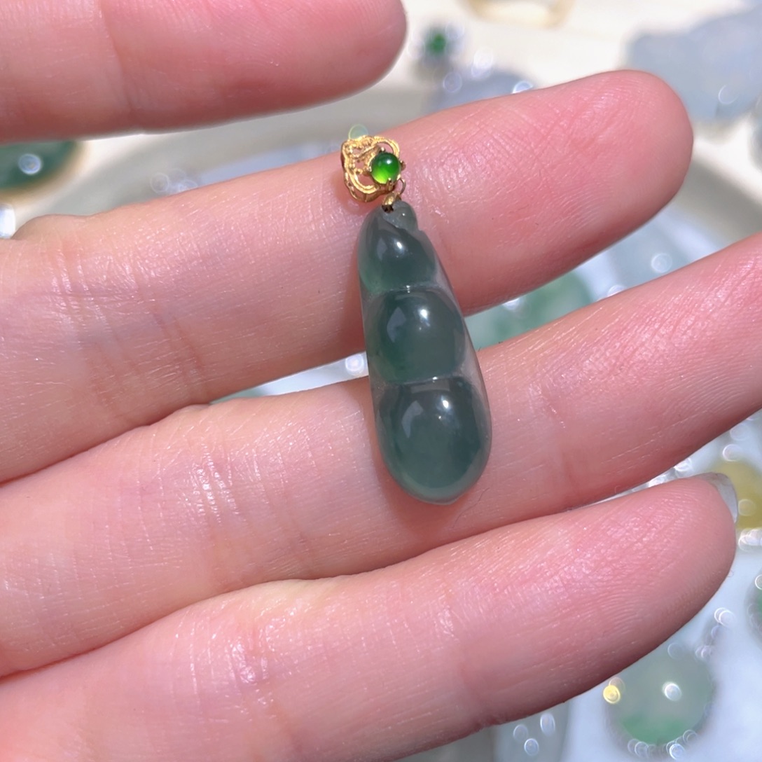 翡翠颈饰18K金镶嵌翡翠