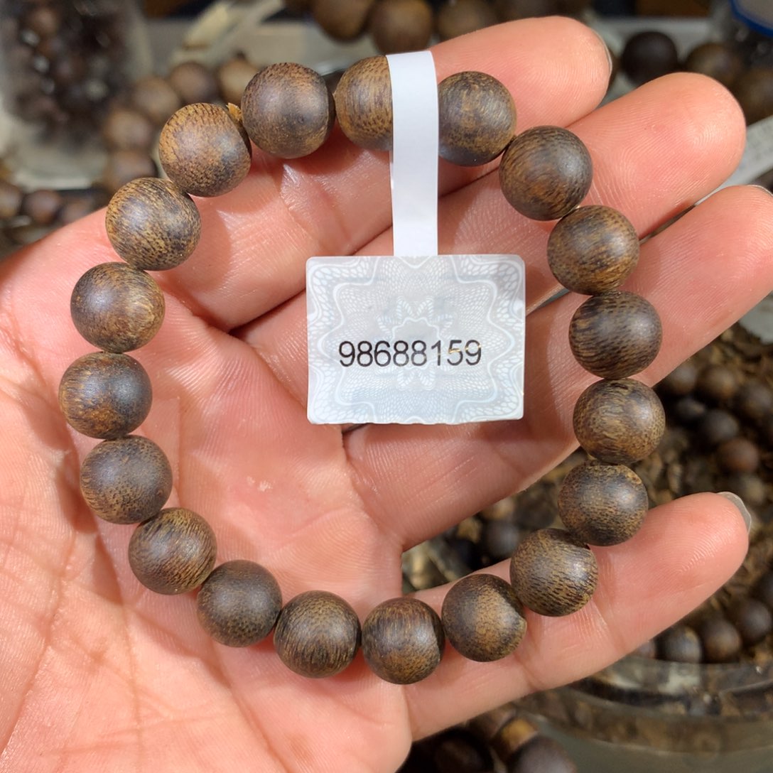 沉香手串璀****?沉香手串