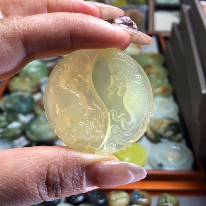 蛇纹石玉未镶嵌岫玉吊坠