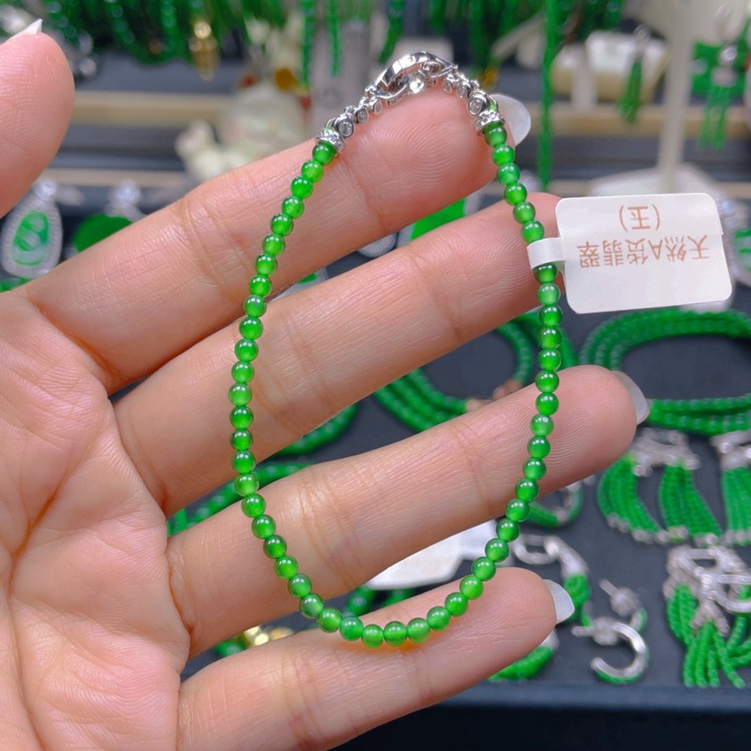 颈饰未镶嵌翡翠正阳绿3