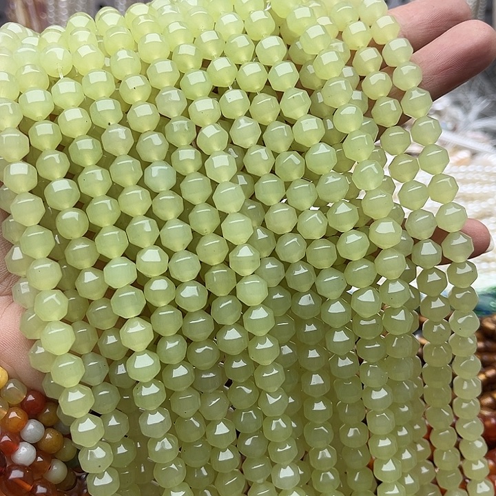 玛瑙/玉髓未镶嵌珠宝半成品一条8mm左右晴水和田玉刻面