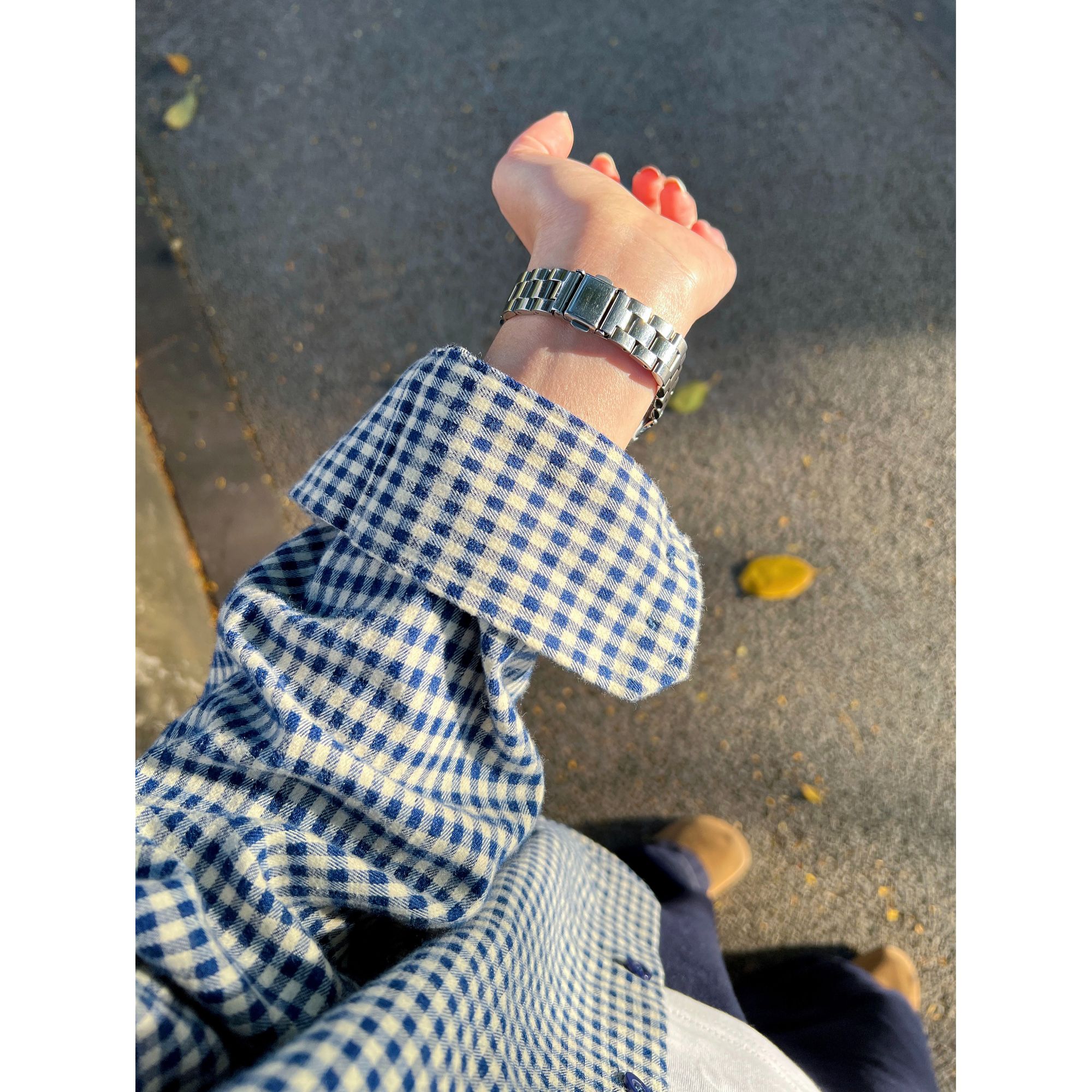 可爱小狗刺绣复古翻领格子长袖衬衫女秋季新款宽松减龄叠穿衬衣