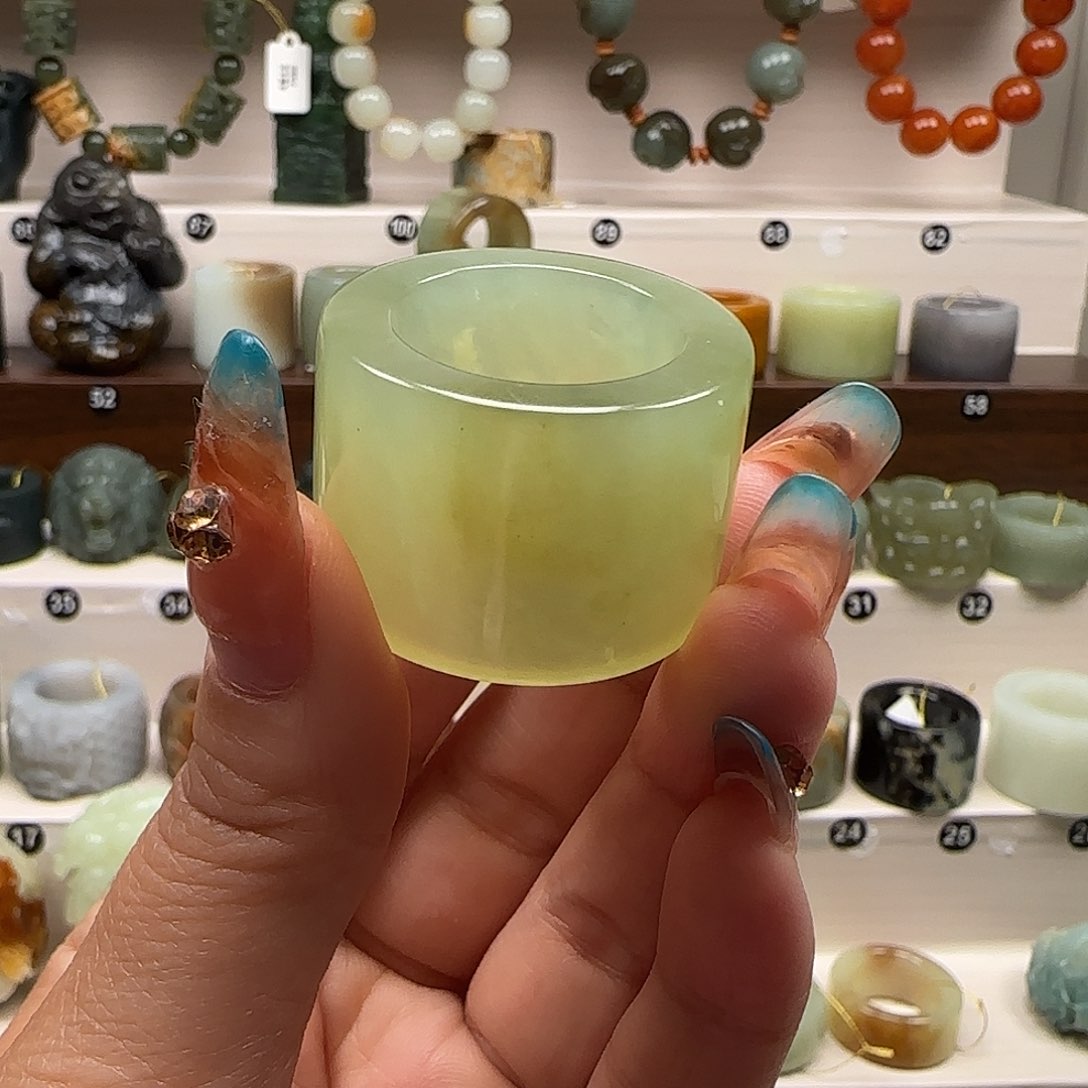 蛇纹石玉未镶嵌戒指内径21.6