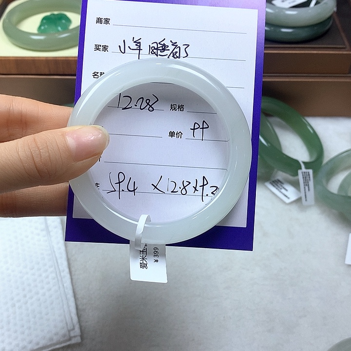 未镶嵌手镯石英质玉小***了