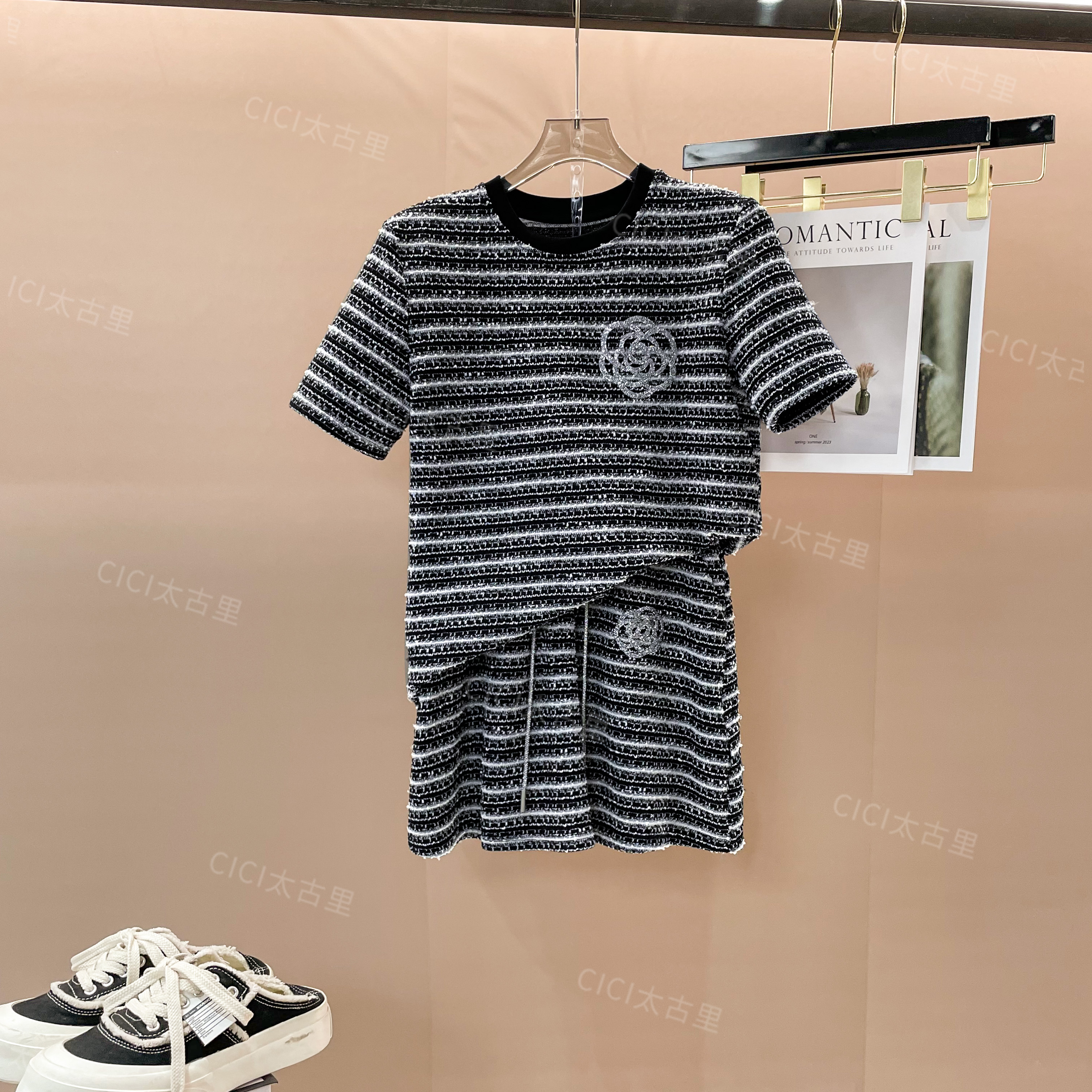 轻潮闪耀 高端轻奢重工烫钻条纹短袖+松紧腰半身裙套装LL-4000074