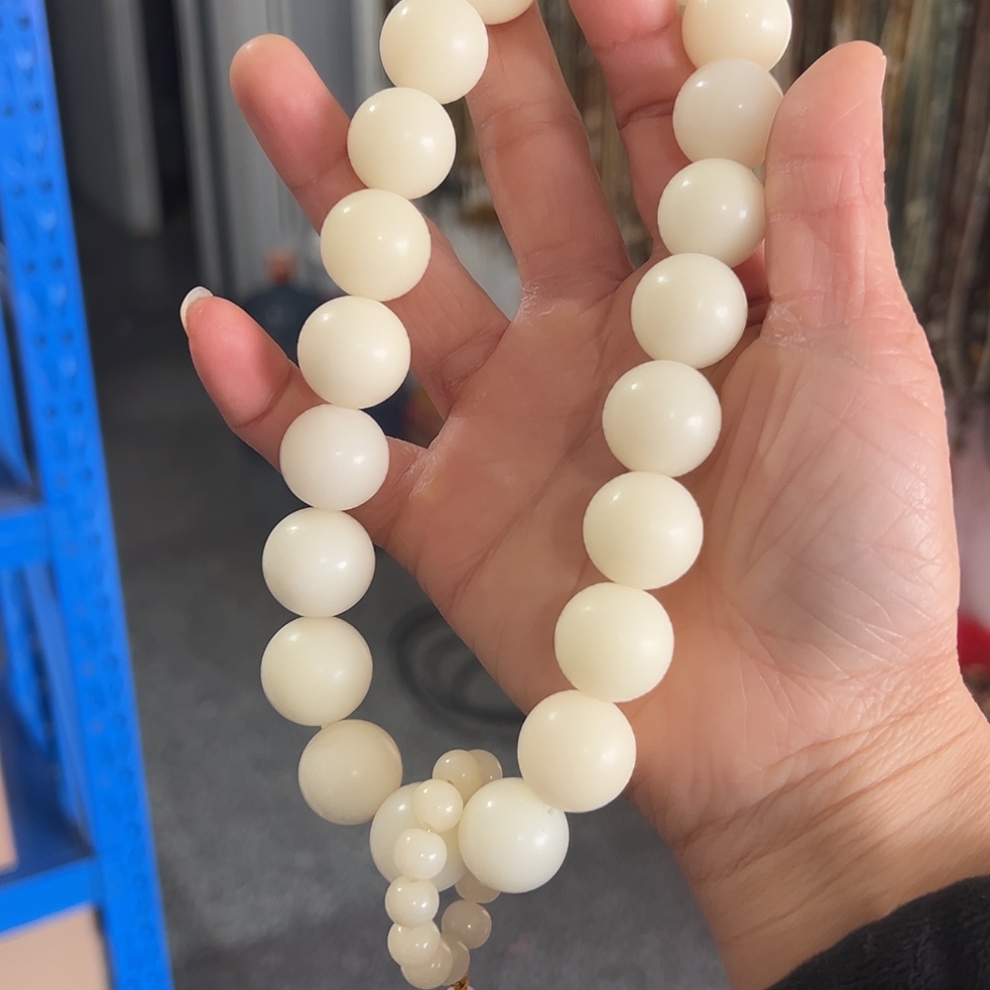 白玉菩提吊坠17卡