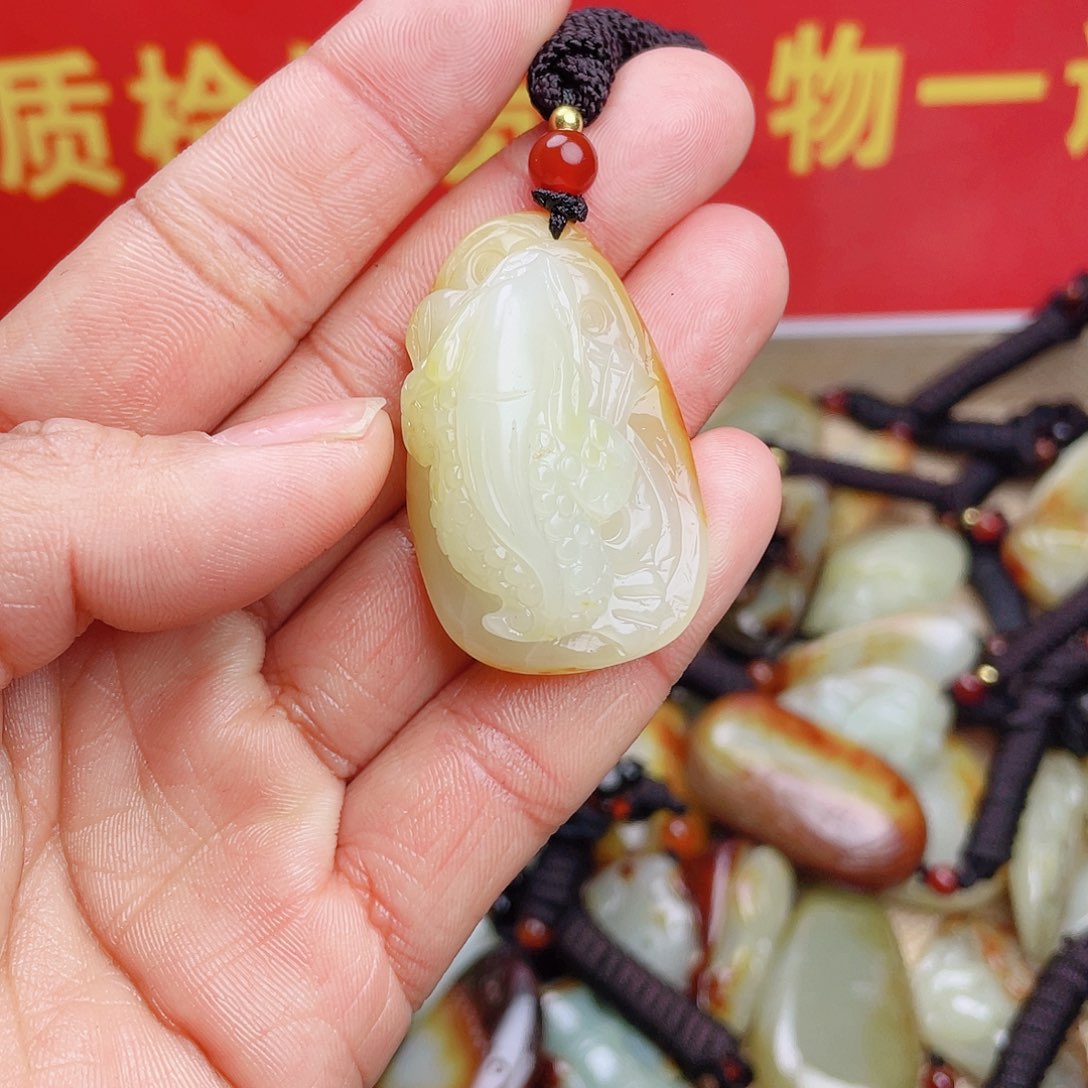 和田玉颈饰未镶嵌