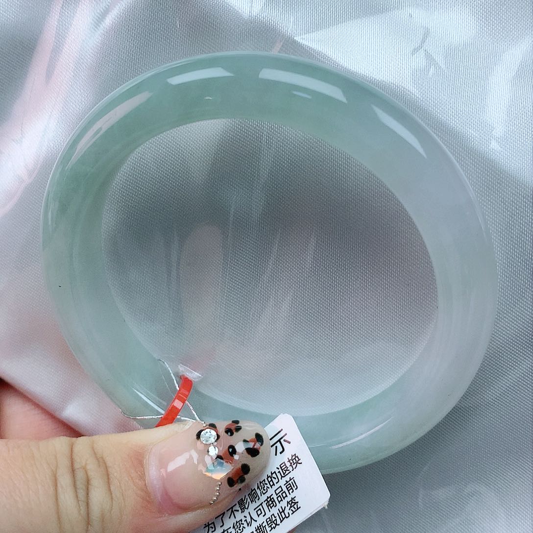 翡翠手镯未镶嵌53圈