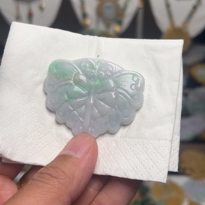 翡翠颈饰未镶嵌吊坠