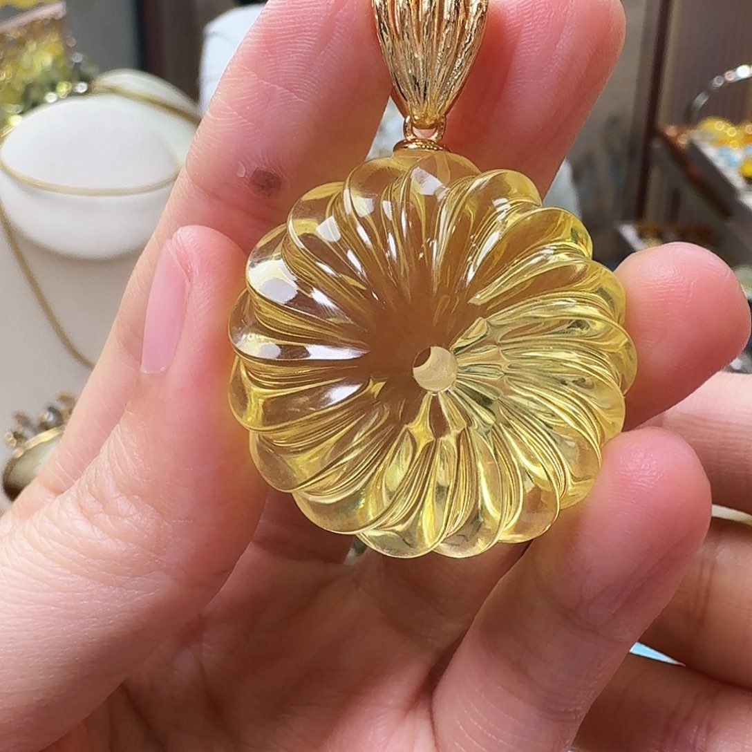 琥珀未镶嵌颈饰吊坠