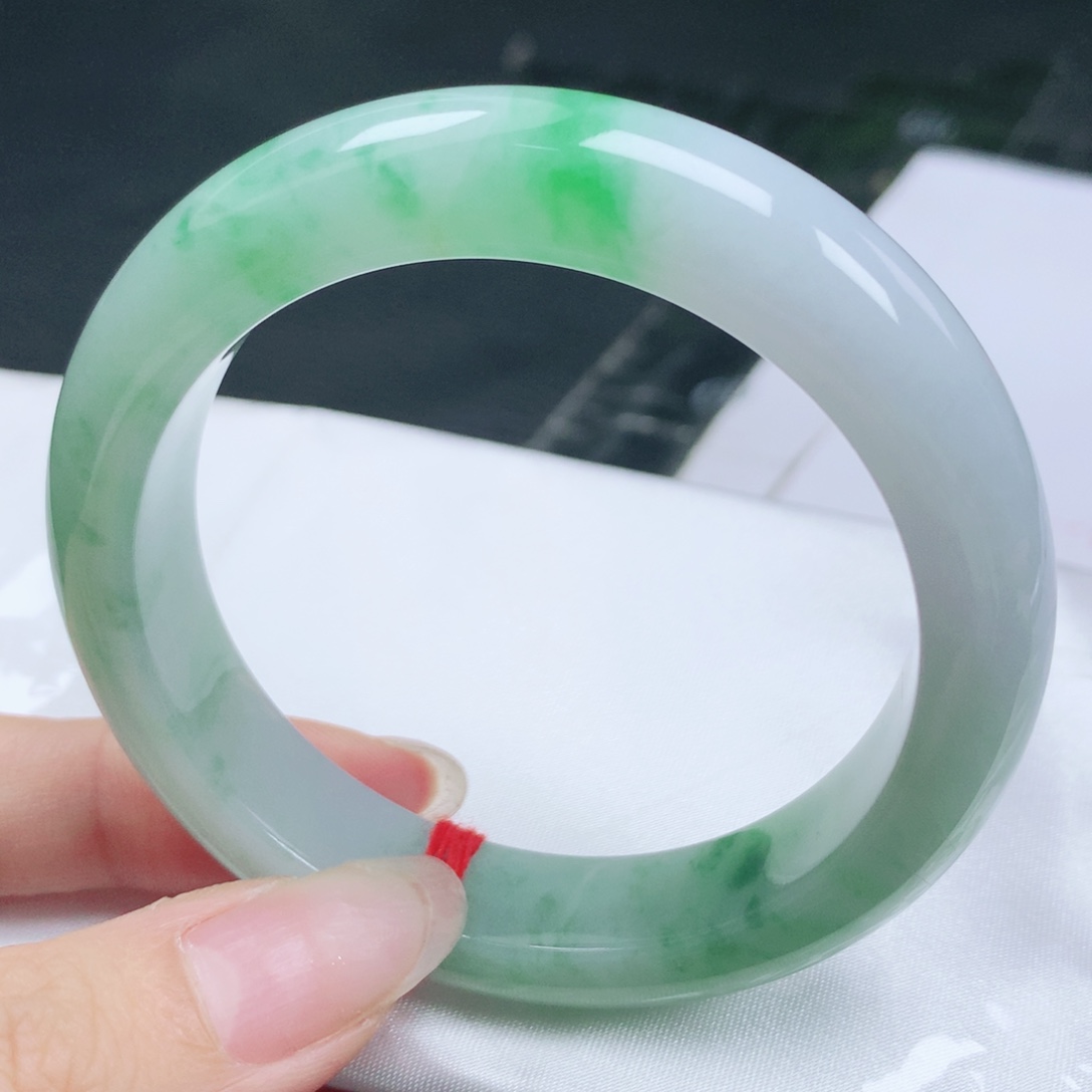 翡翠未镶嵌手镯翡翠54.1冰胶润飘阳绿正圈