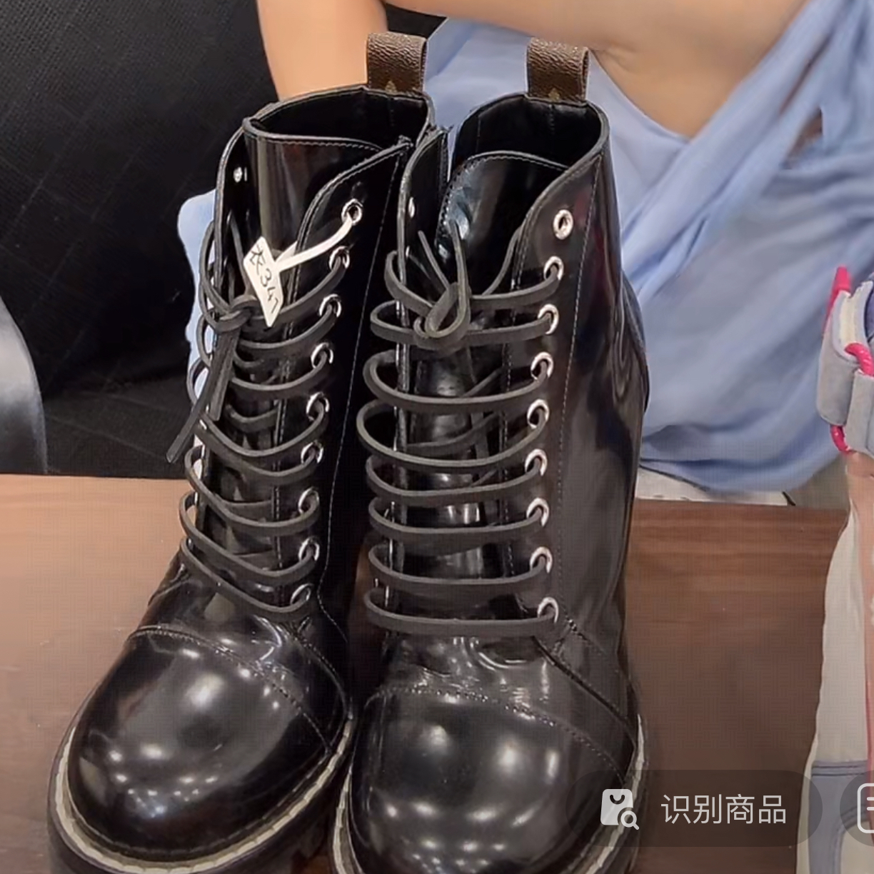 99新 Alexander McQueen/亚历山大·麦昆 路易威登鞋37码时尚休闲