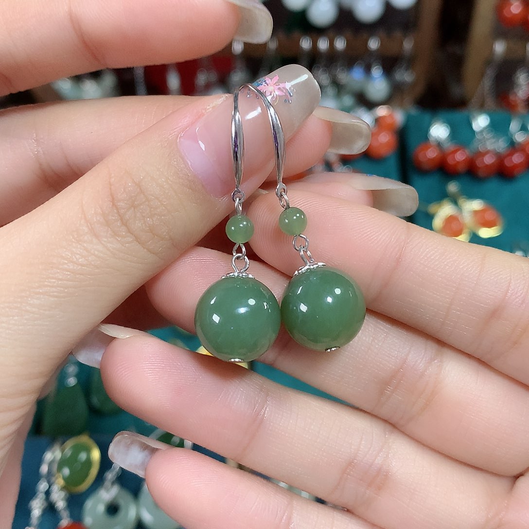 和田玉耳饰银S925镶嵌卡12左右