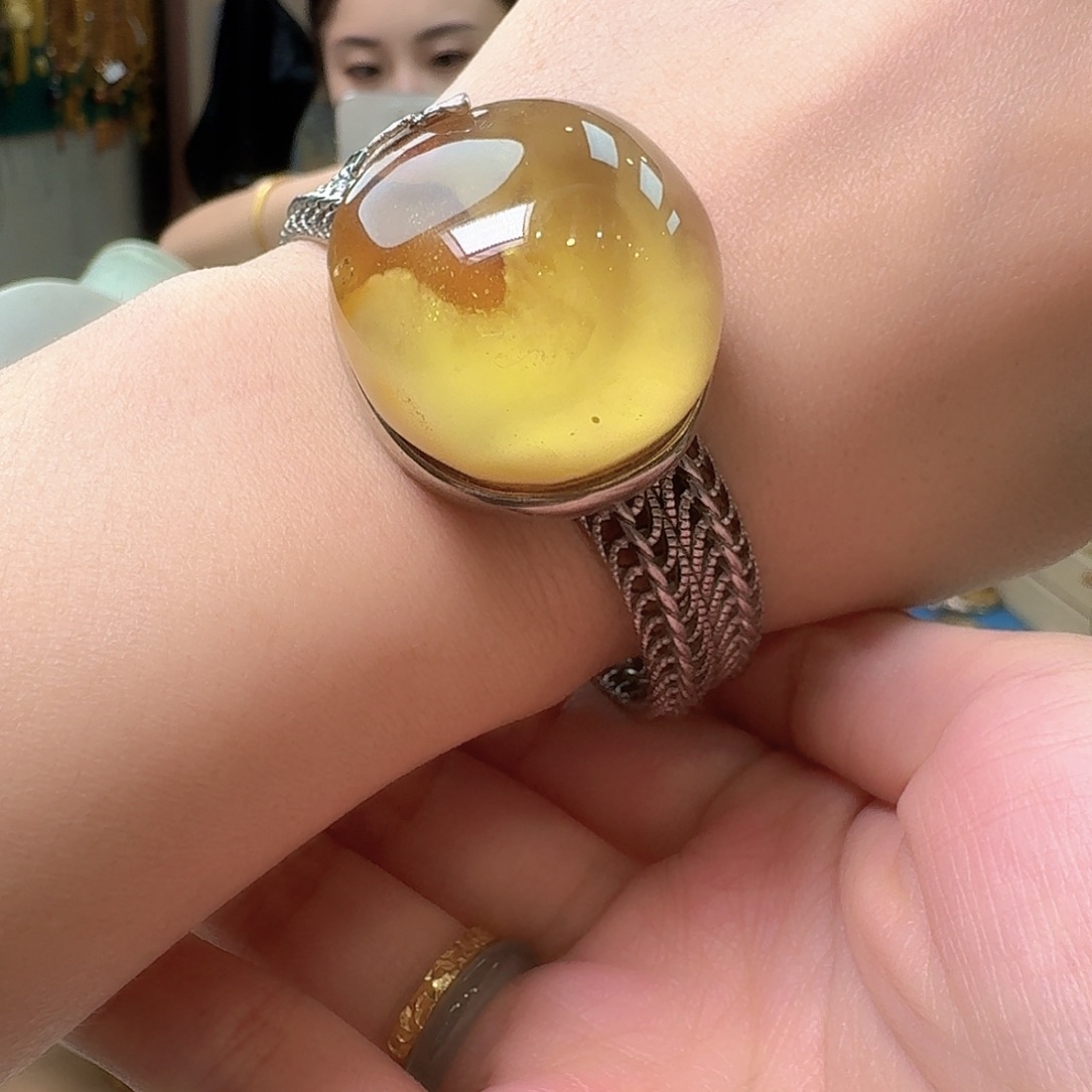 琥珀未镶嵌颈饰手镯