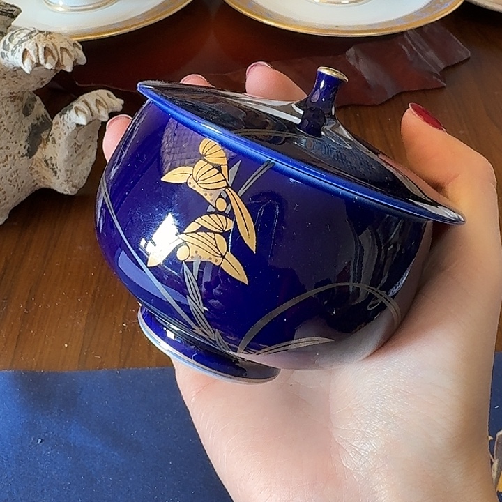 CAA5685香兰社盖杯