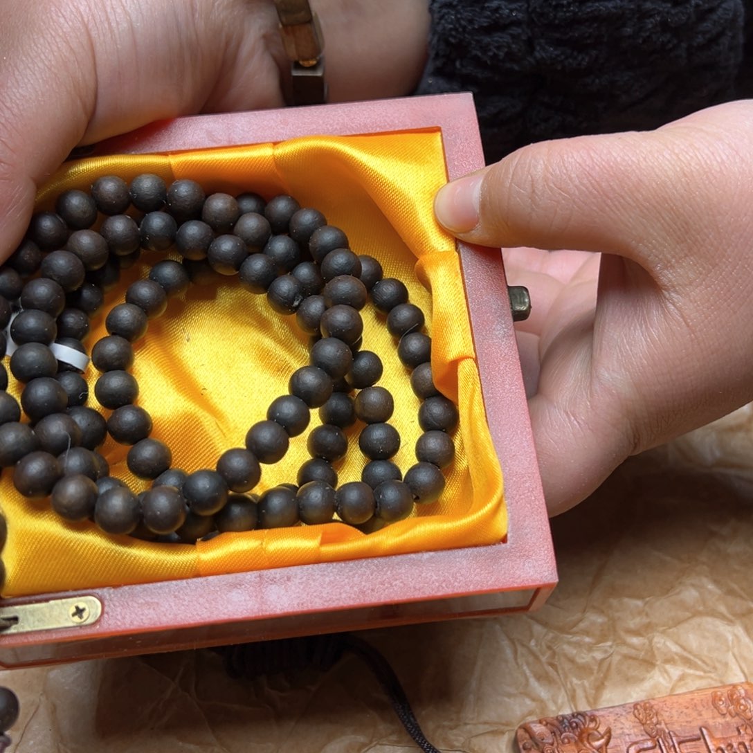 大叶紫檀（黑酸枝木类）