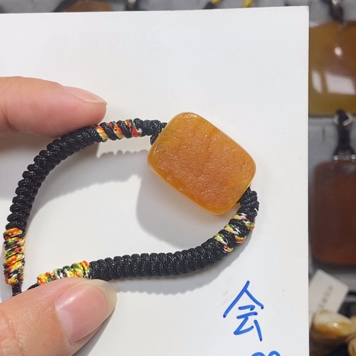 琥珀珠宝奇石未镶嵌