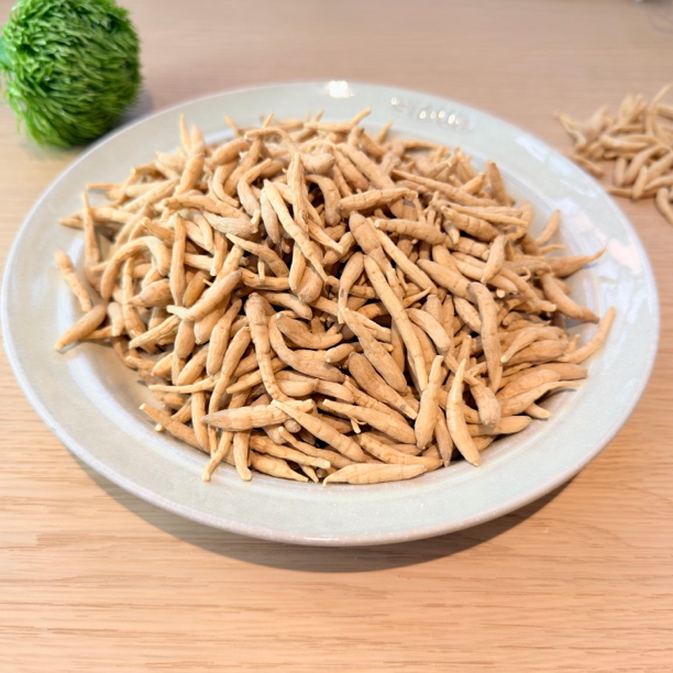 精选太子参可搭配麦冬黄芪泡水煲汤滋补中药材