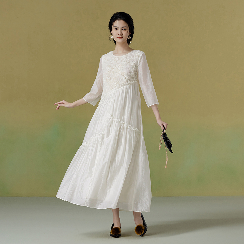 生活在左2025夏季新品立体花肌理感花边连衣裙女1952476