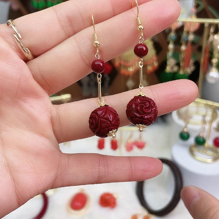 石英质玉耳钉合金