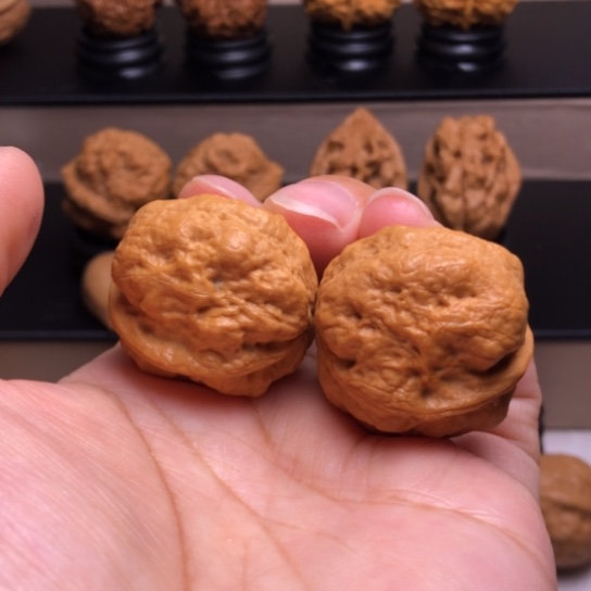 文玩核桃把件玉龙金蟾73