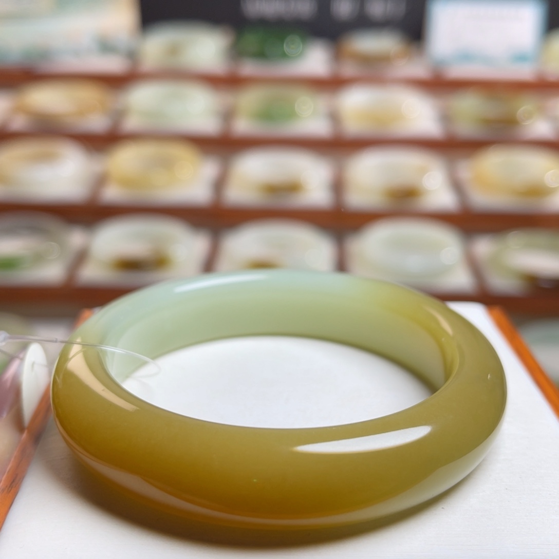 【闪购商品】未镶嵌手镯和田玉