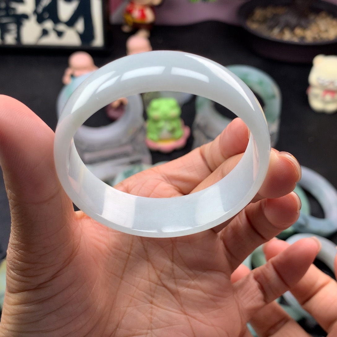 定制翡翠未镶嵌手镯定制