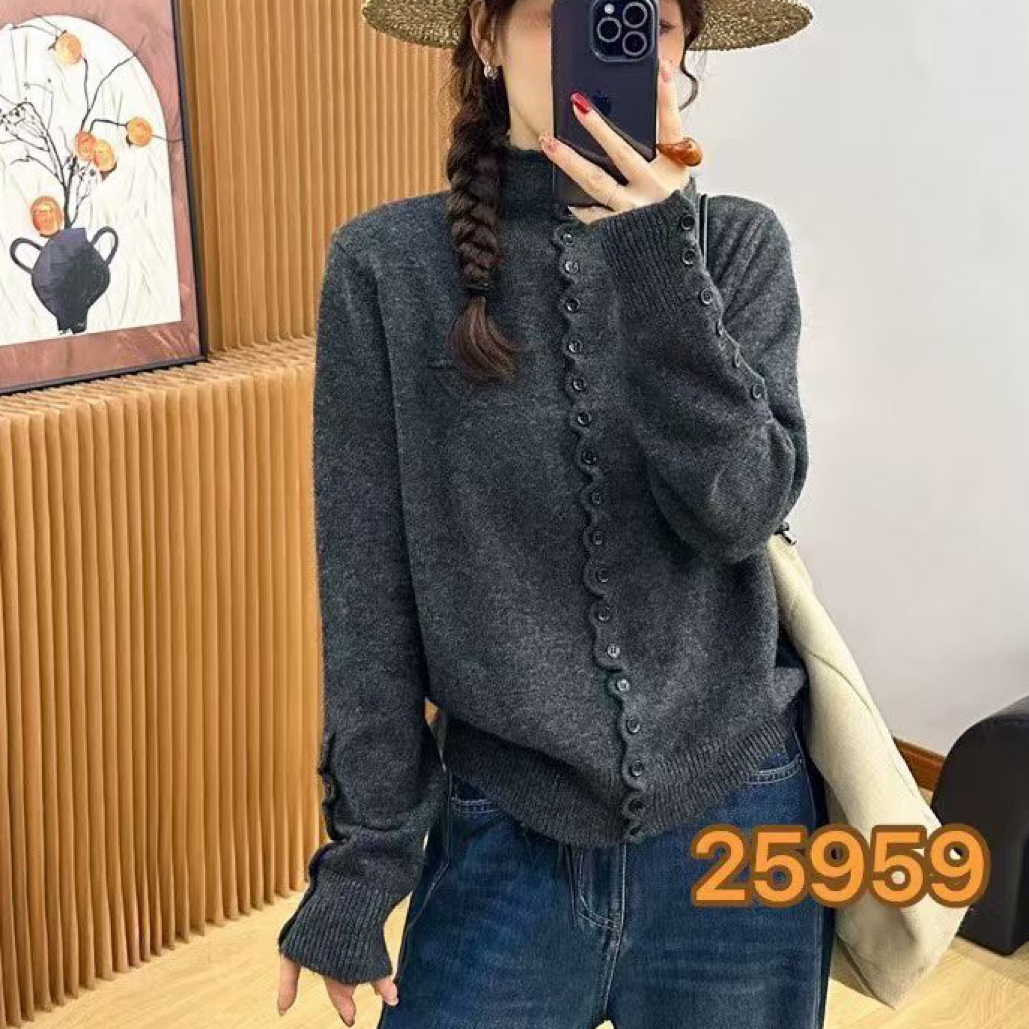 花边设计纽扣开衫针织衫