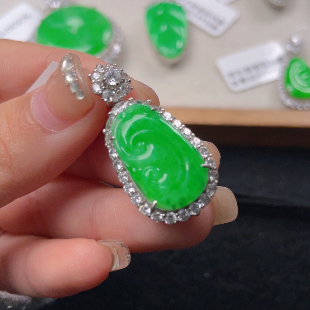 翡翠颈饰银S925镶嵌b g g b b