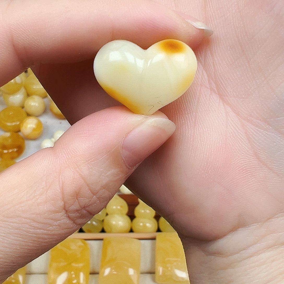 蜜蜡未镶嵌珠宝奇石时****店蜜蜡心形三通