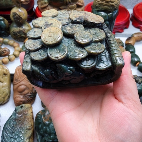 岫岩河磨玉（透闪石质玉）把件未镶嵌