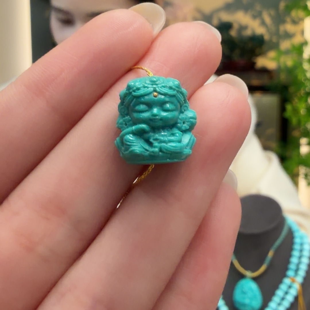 绿松石未镶嵌颈饰