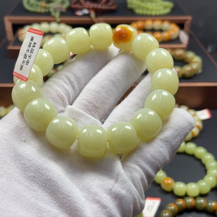 透闪石质玉未镶嵌手链