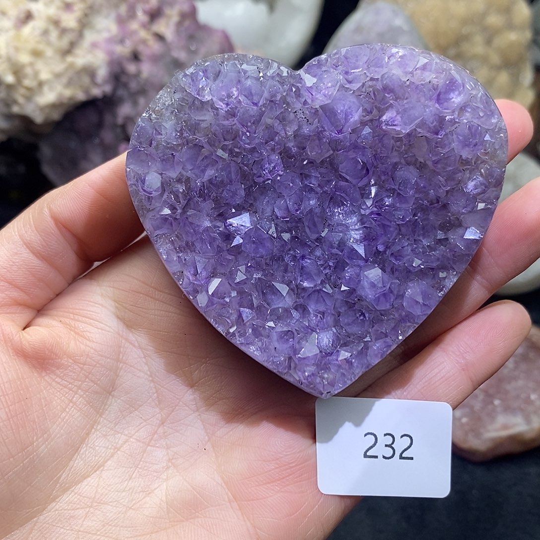 紫晶未镶嵌大型摆件（非配饰）