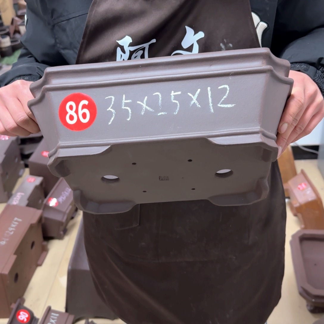 紫砂花盆呜呜呜呜