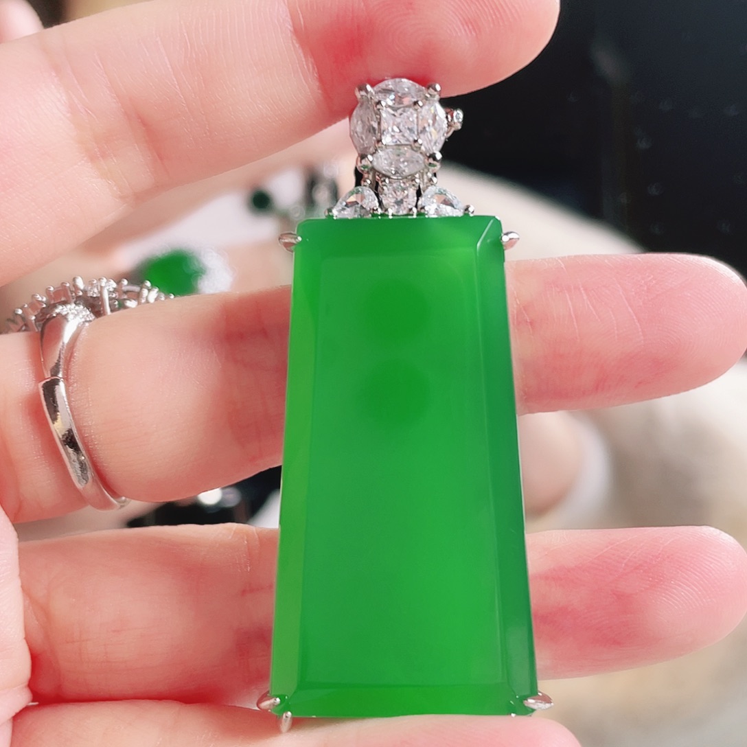 櫻***桃玛瑙/玉髓合金颈饰