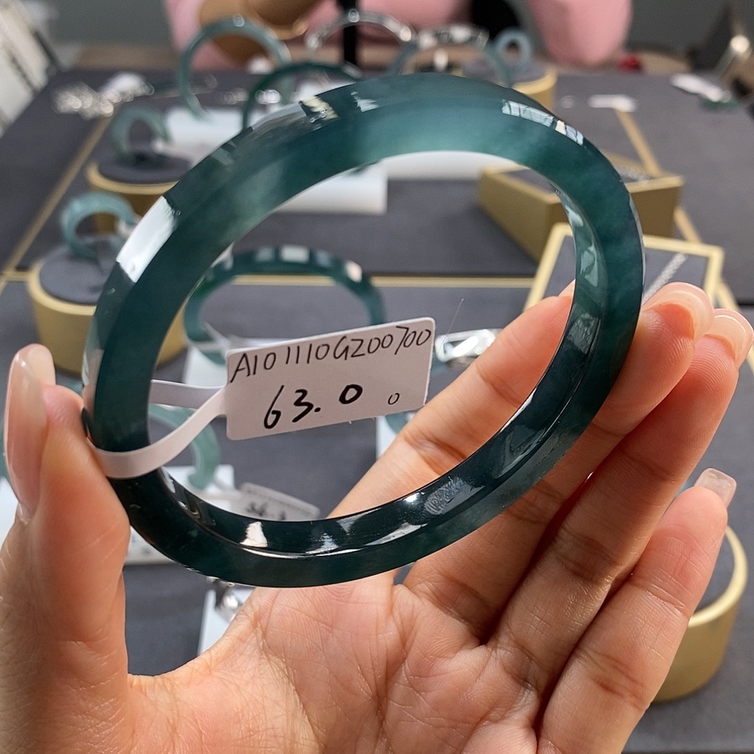 翡翠未镶嵌手镯63.00