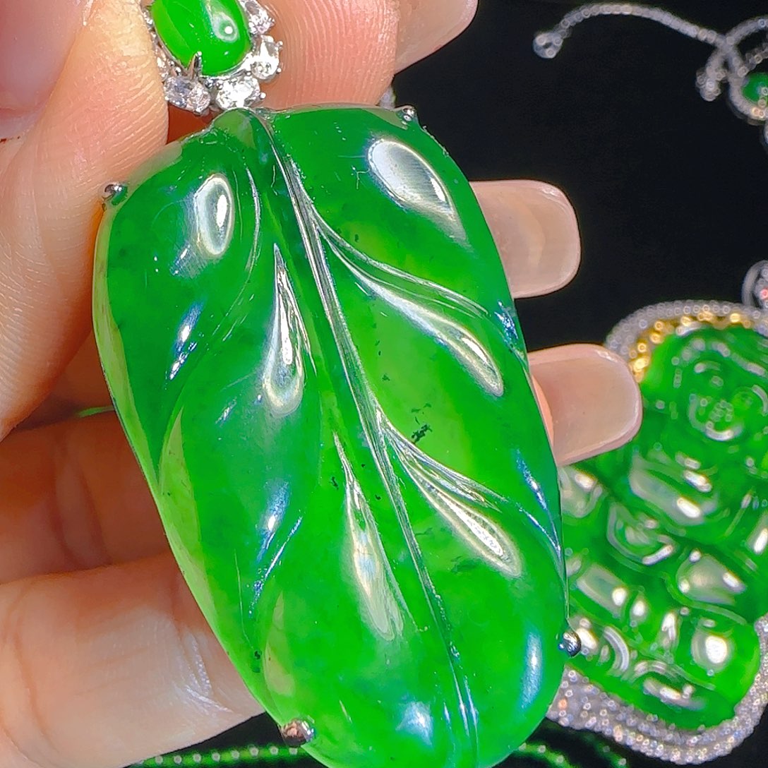 翡翠吊坠(赠链)银S925镶嵌