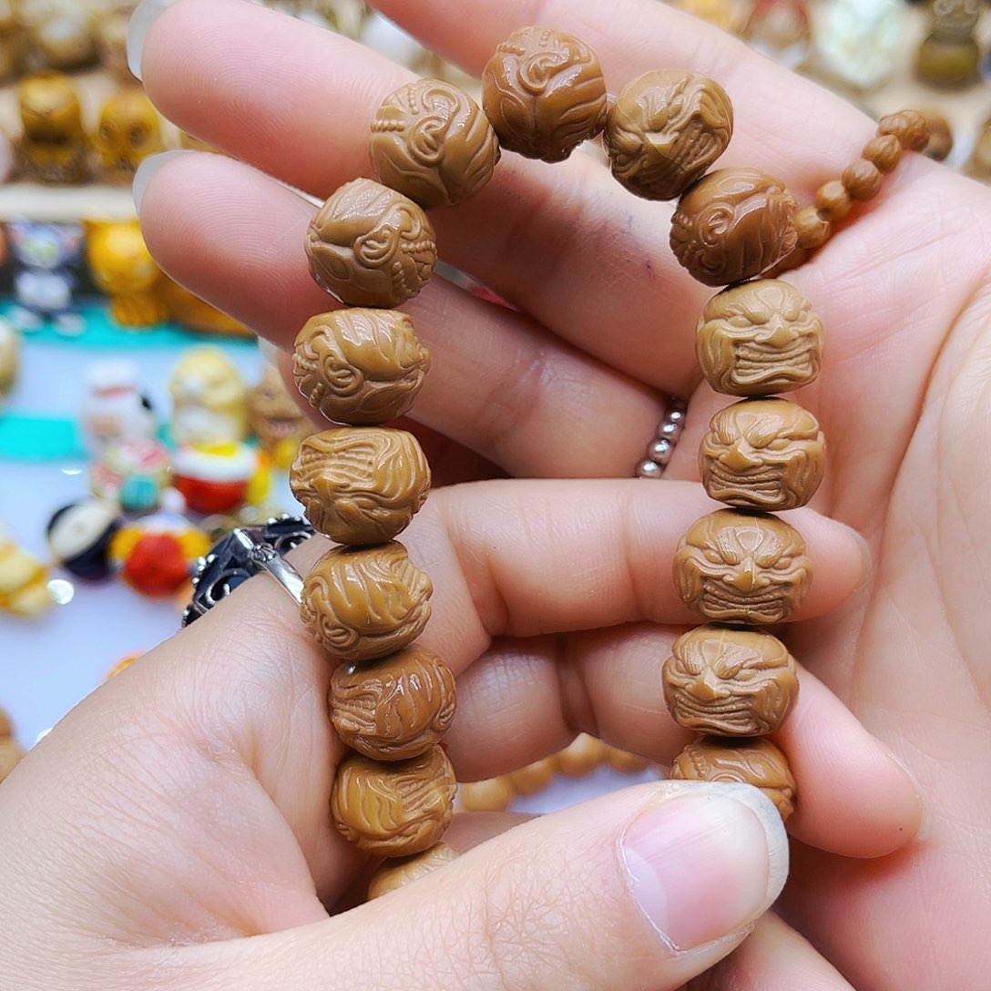 猴头核桃吊坠手工雕刻手链