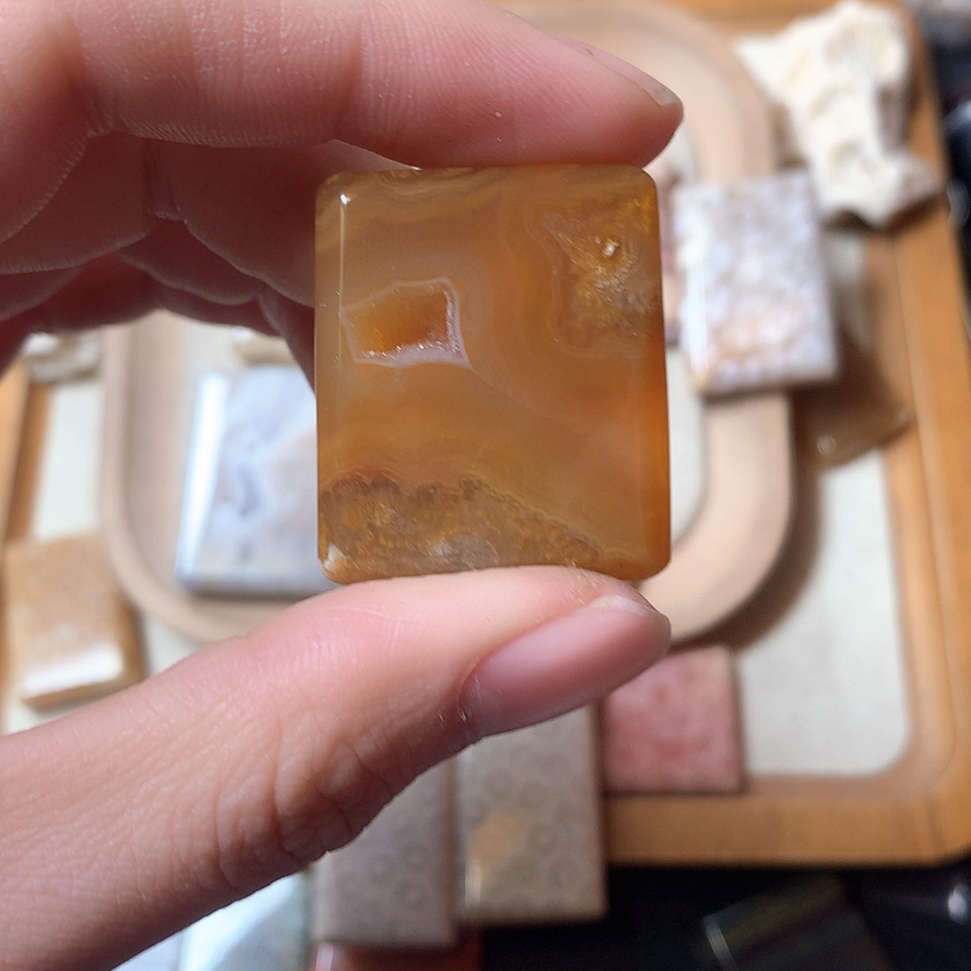 石英质玉颈饰未镶嵌?****