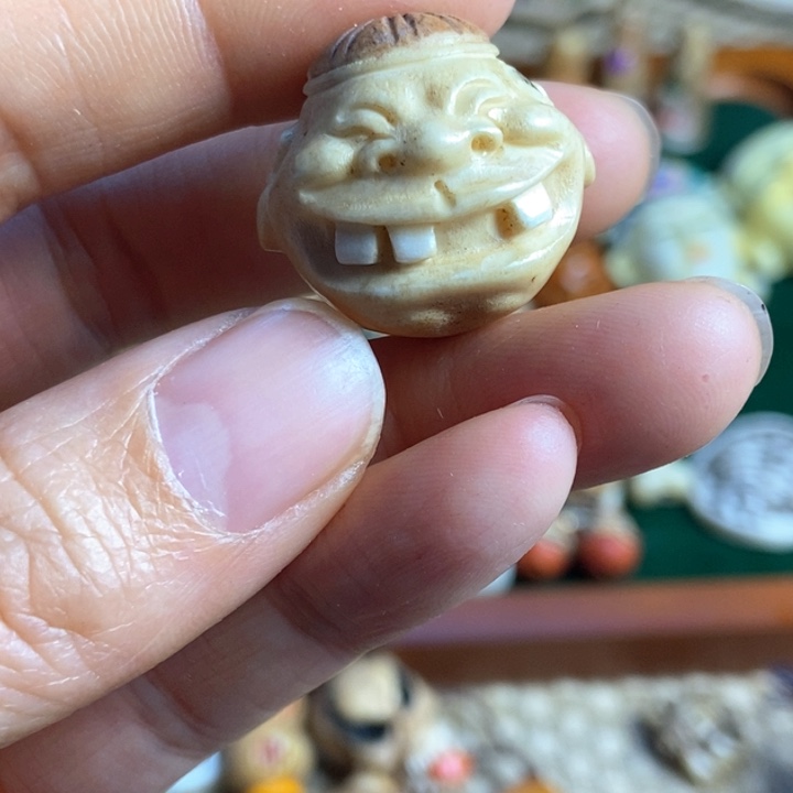 配饰鹿角雕刻地主头一个