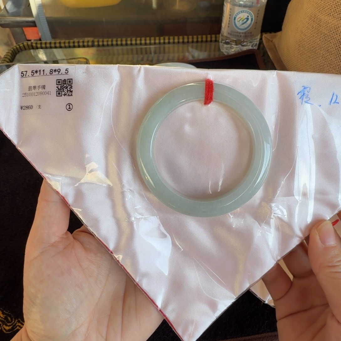 翡翠未镶嵌手镯翡翠手镯