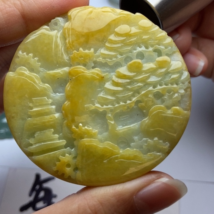 翡翠颈饰未镶嵌翡翠