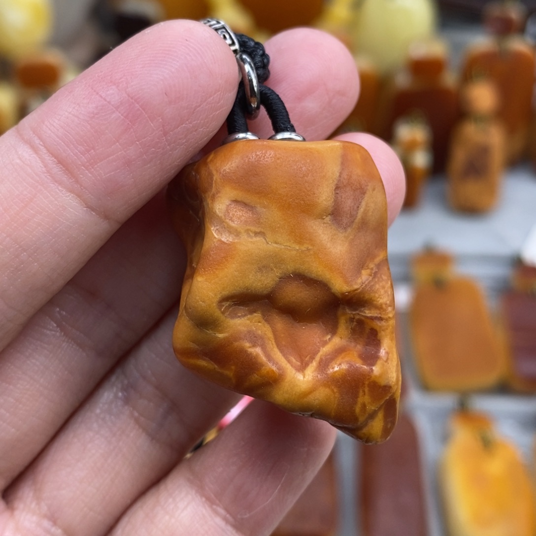 蜜蜡未镶嵌珠宝奇石