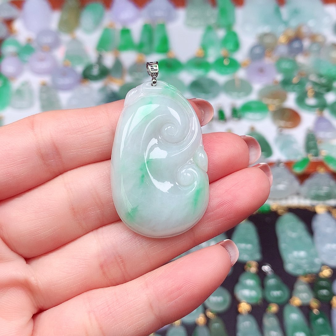 翡翠颈饰18K金镶嵌天然翡翠A货