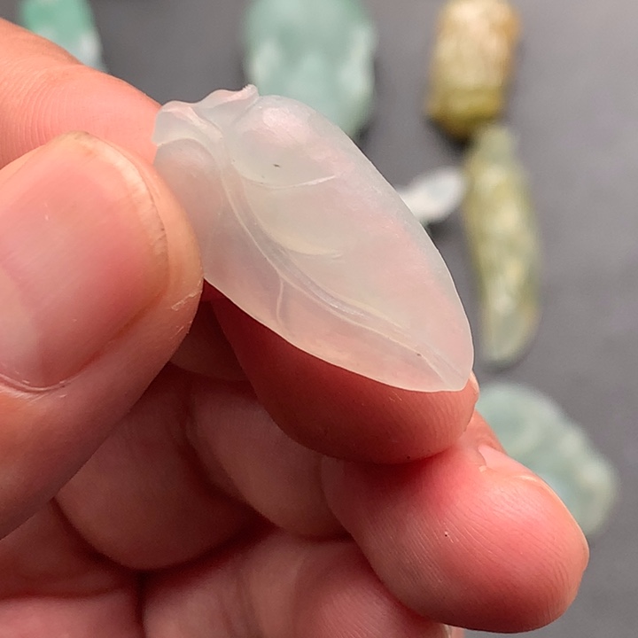 定制翡翠未镶嵌挂件