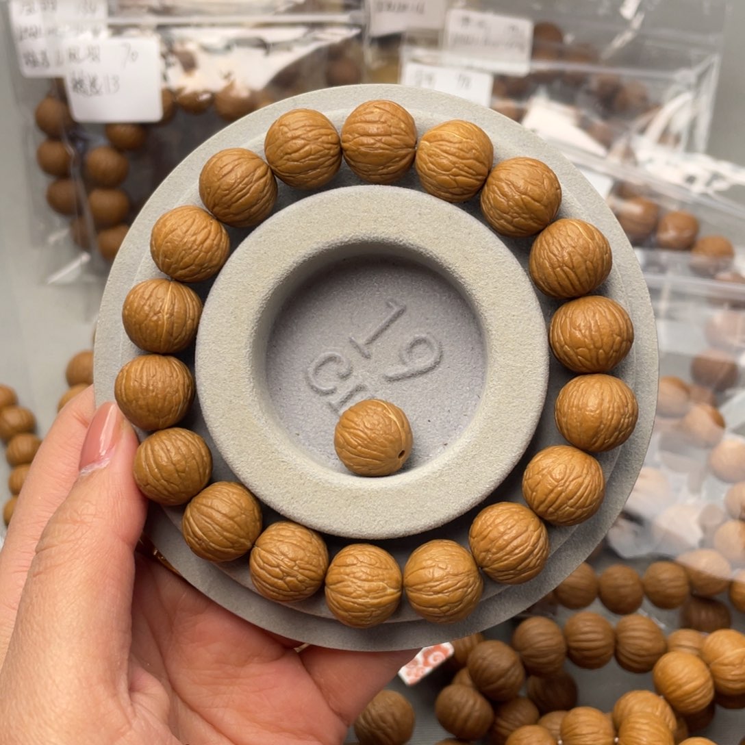 张***。猴头核桃手串凤羽14尺寸精品